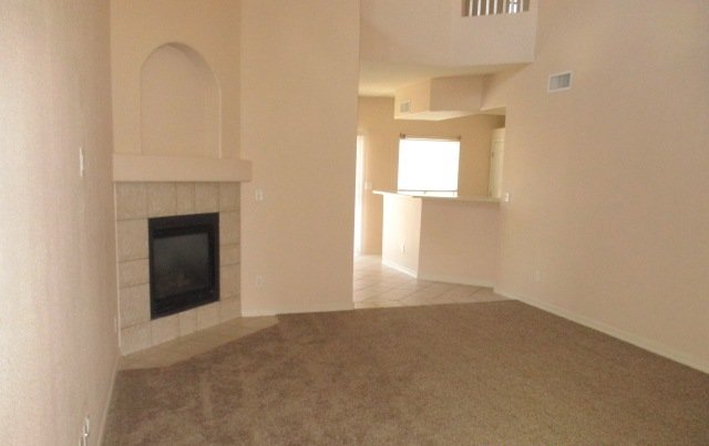 EAST: 4 BR, 2.5 BTH: REFRIGERATED AIR!! property image