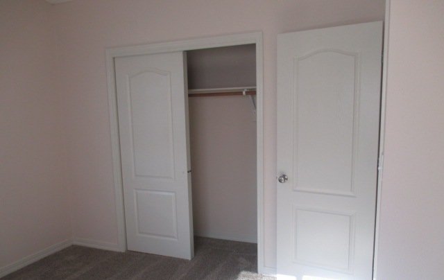 EAST: 4 BR, 2.5 BTH: REFRIGERATED AIR!! property image
