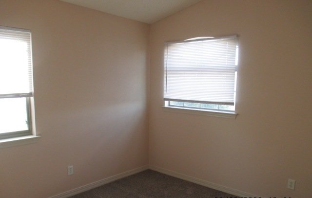 EAST: 4 BR, 2.5 BTH: REFRIGERATED AIR!! property image