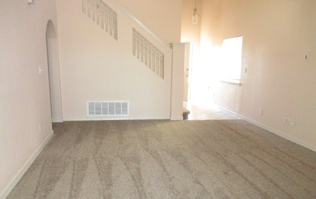EAST: 4 BR, 2.5 BTH: REFRIGERATED AIR!! property image