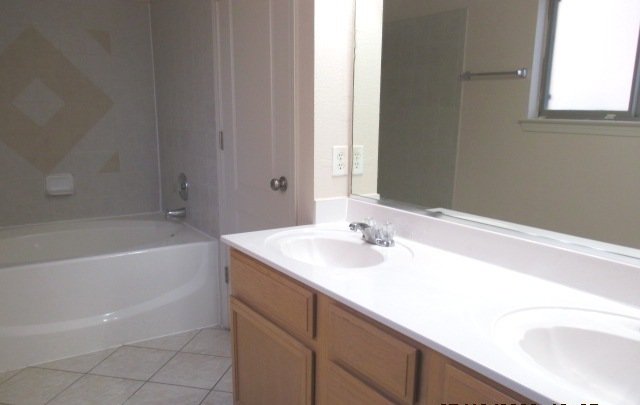 EAST: 4 BR, 2.5 BTH: REFRIGERATED AIR!! property image