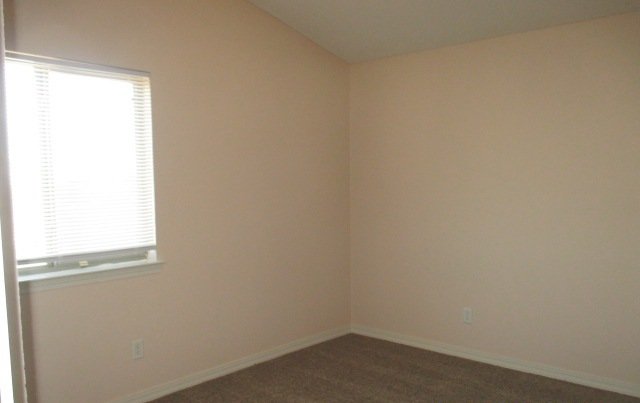 EAST: 4 BR, 2.5 BTH: REFRIGERATED AIR!! property image