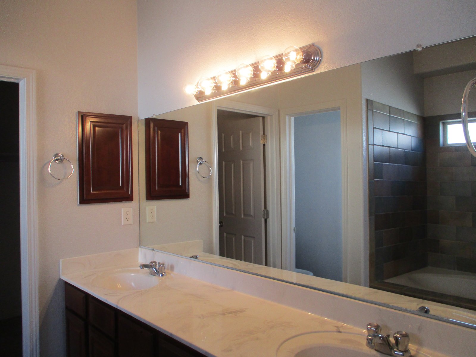 ANTHONY: 4 BR, 2 BTH, REFRIGERATED AIR property image