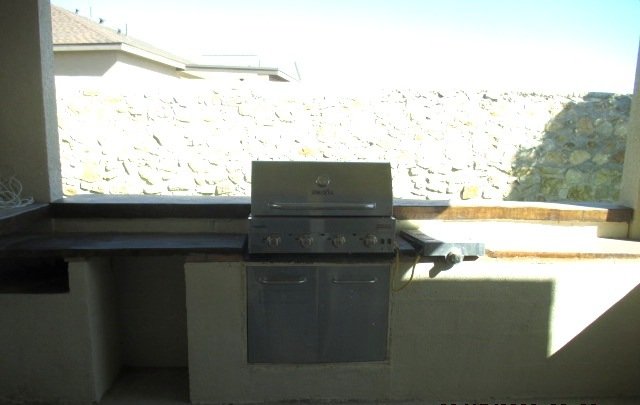 SANTA TERESA- 4 BR, 2 BA WITH REFRIGERATED AIR! property image