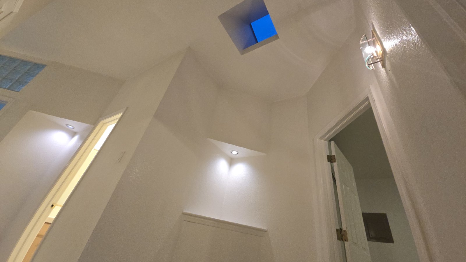 WESTSIDE: 3 BR + BONUS/OFFICE REFRIGERATED AIR!!! property image