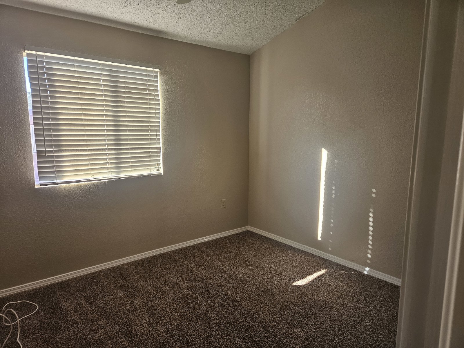 EASTSIDE: 3 BR, 2 BA TOWNHOME property image