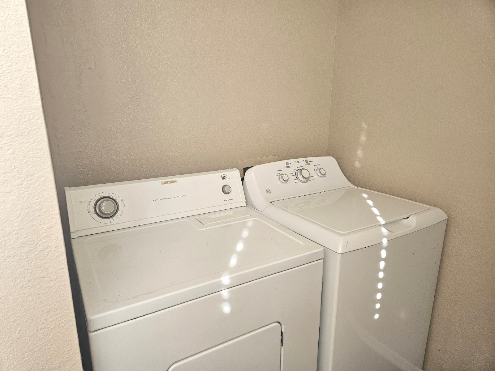 EASTSIDE: 3 BR, 2 BA TOWNHOME property image