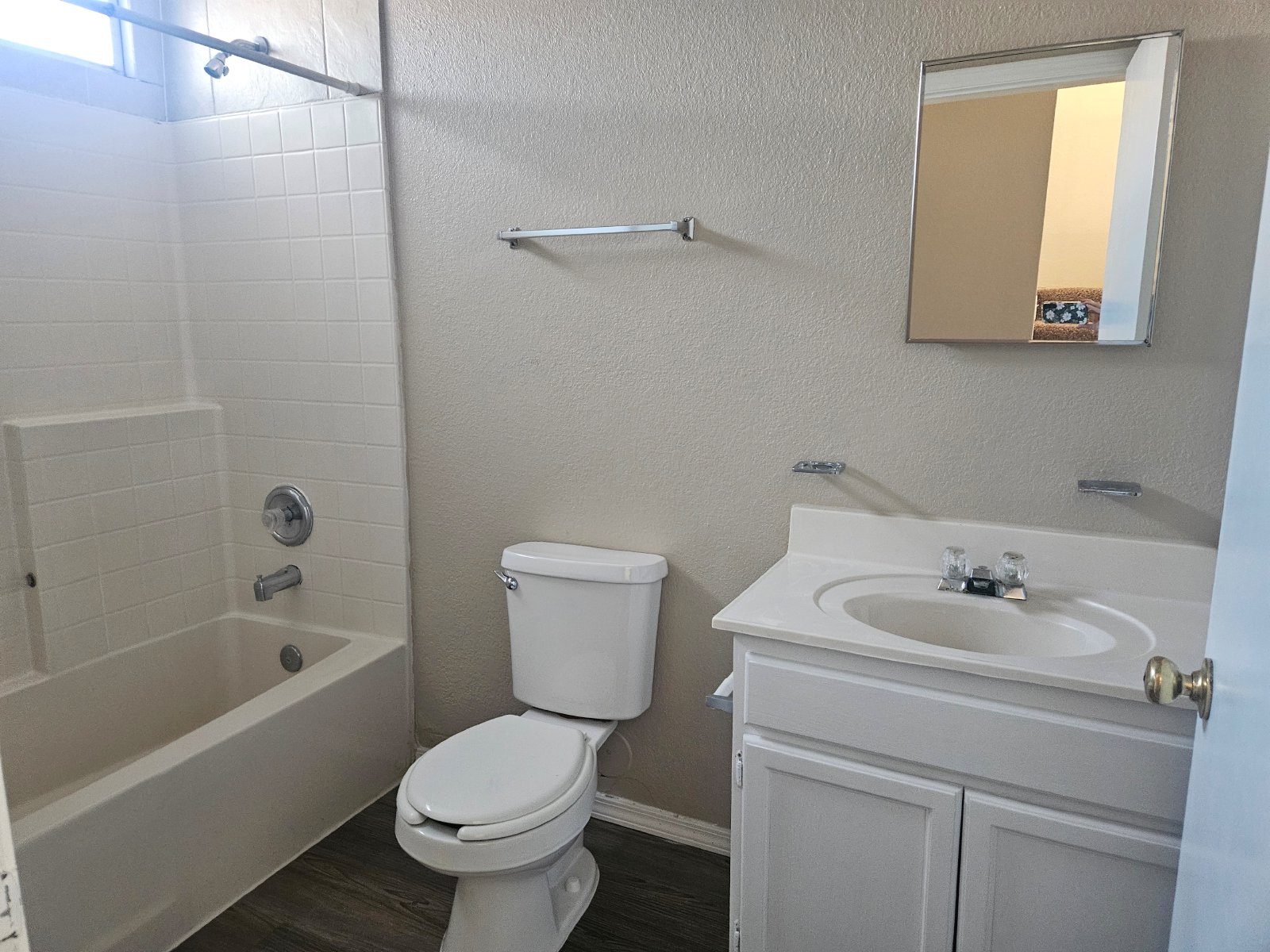 EASTSIDE: 3 BR, 2 BA TOWNHOME property image