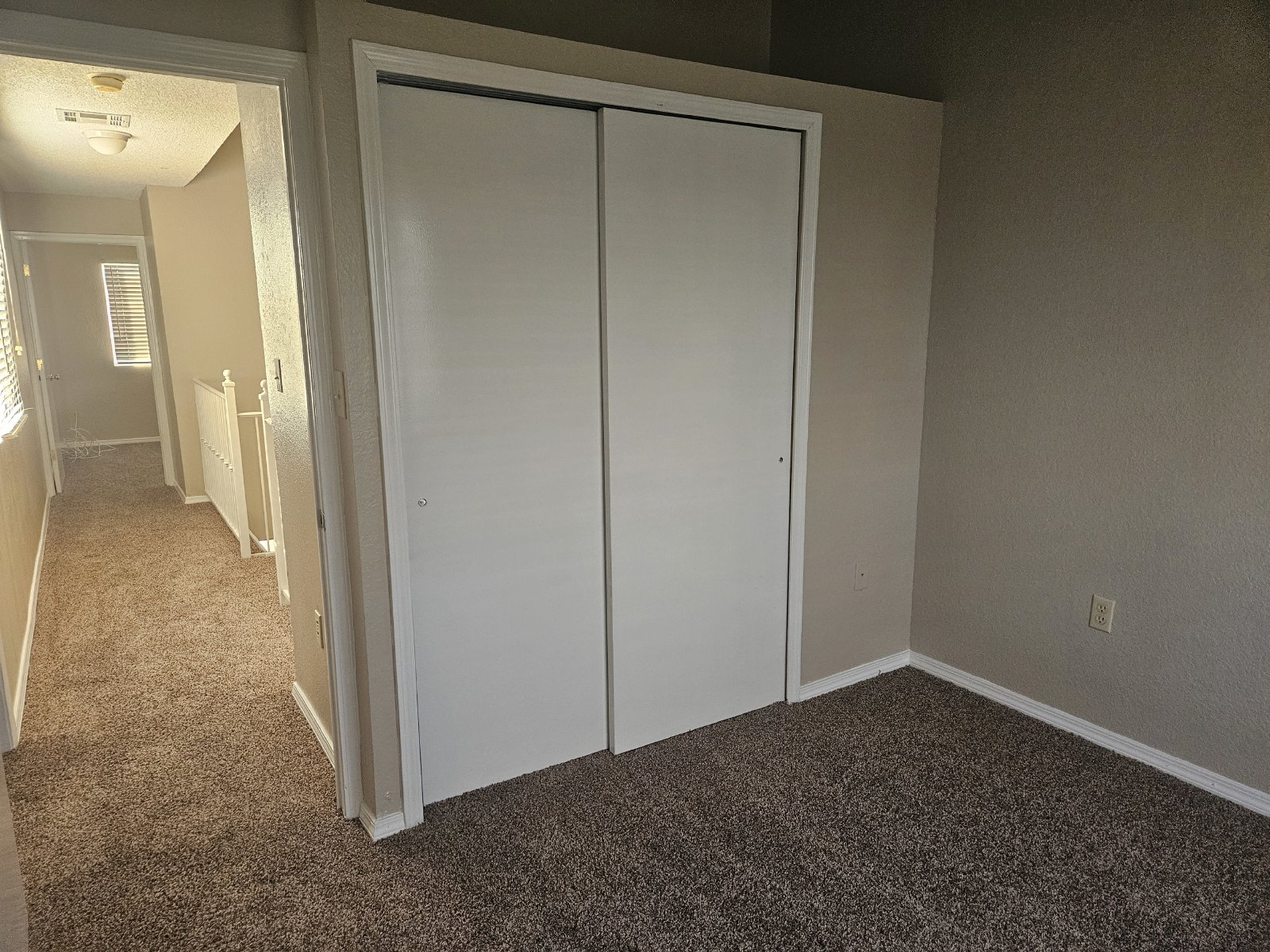 EASTSIDE: 3 BR, 2 BA TOWNHOME property image