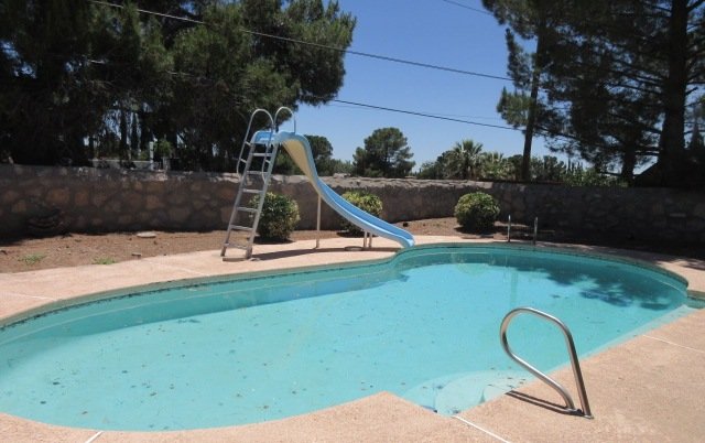 WEST: 3 BR, 2 BA  **SWIMMING POOL** property image