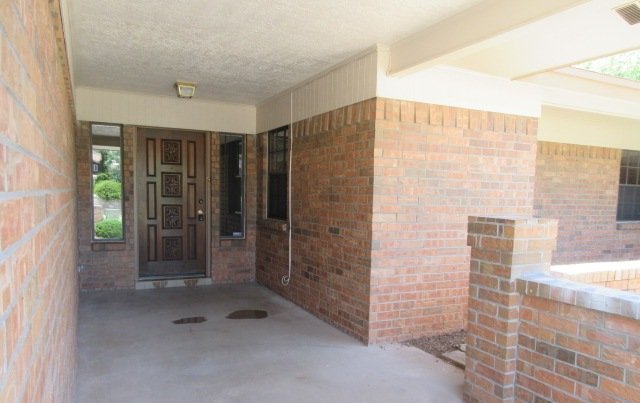 WEST: 3 BR, 2 BA  **SWIMMING POOL** property image