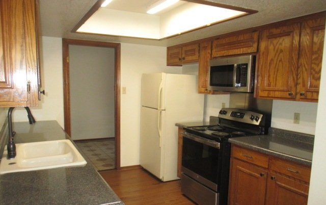 WEST: 3 BR, 2 BA  **SWIMMING POOL** property image