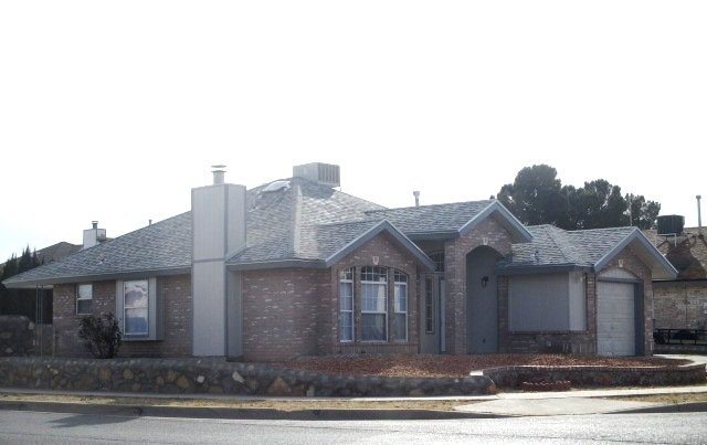 EASTSIDE: 4 BR, 2 BA property image