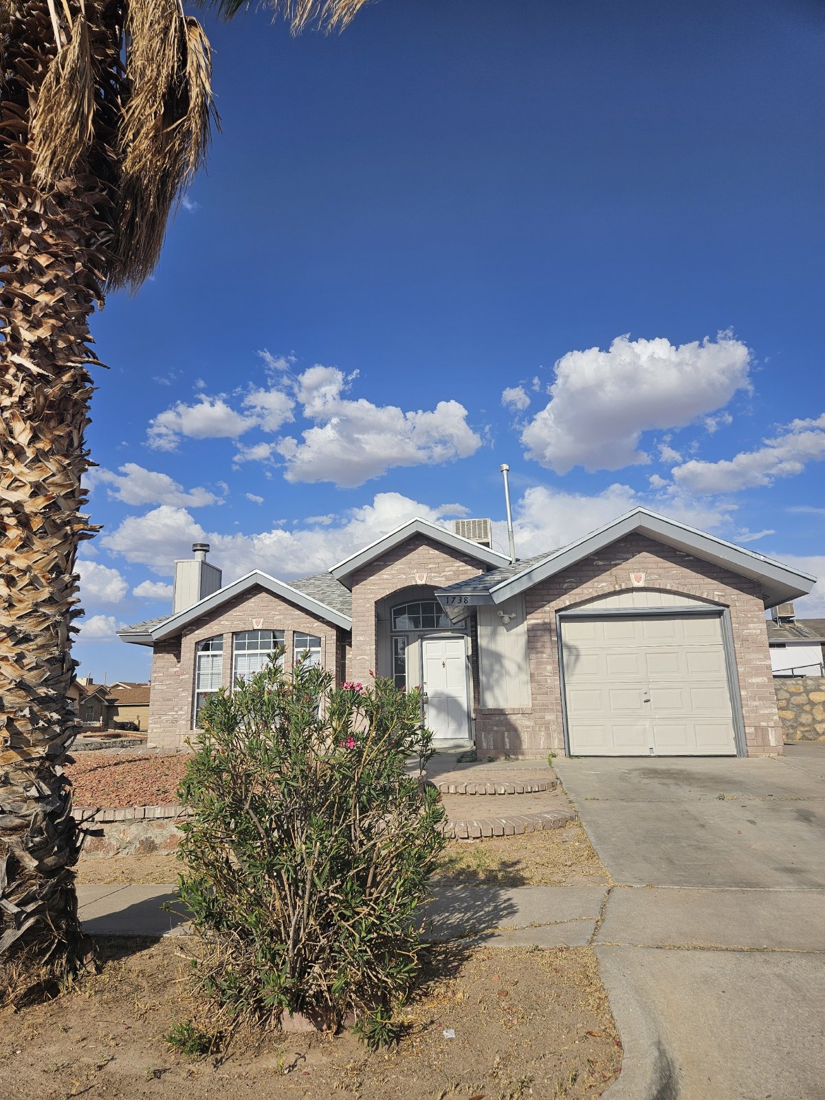 EASTSIDE: 4 BR, 2 BA property image