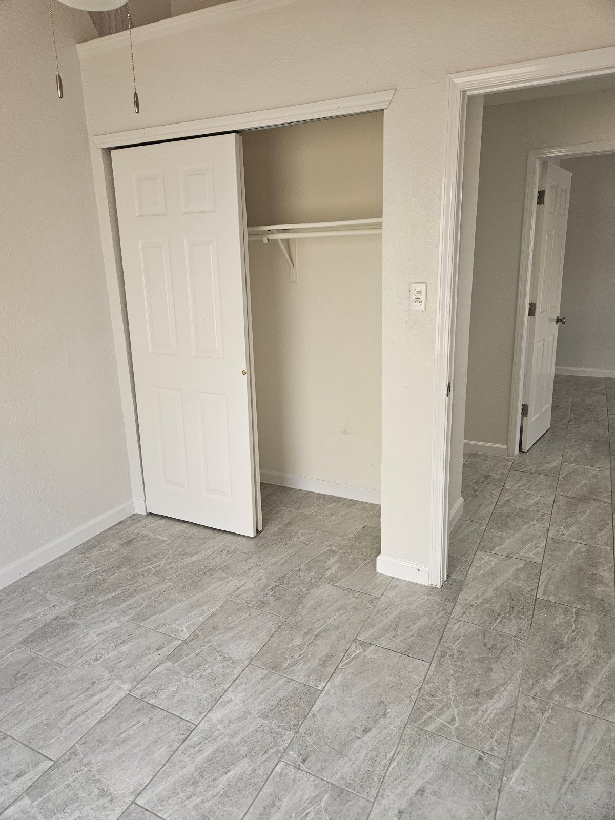 EASTSIDE: 4 BR, 2 BA property image