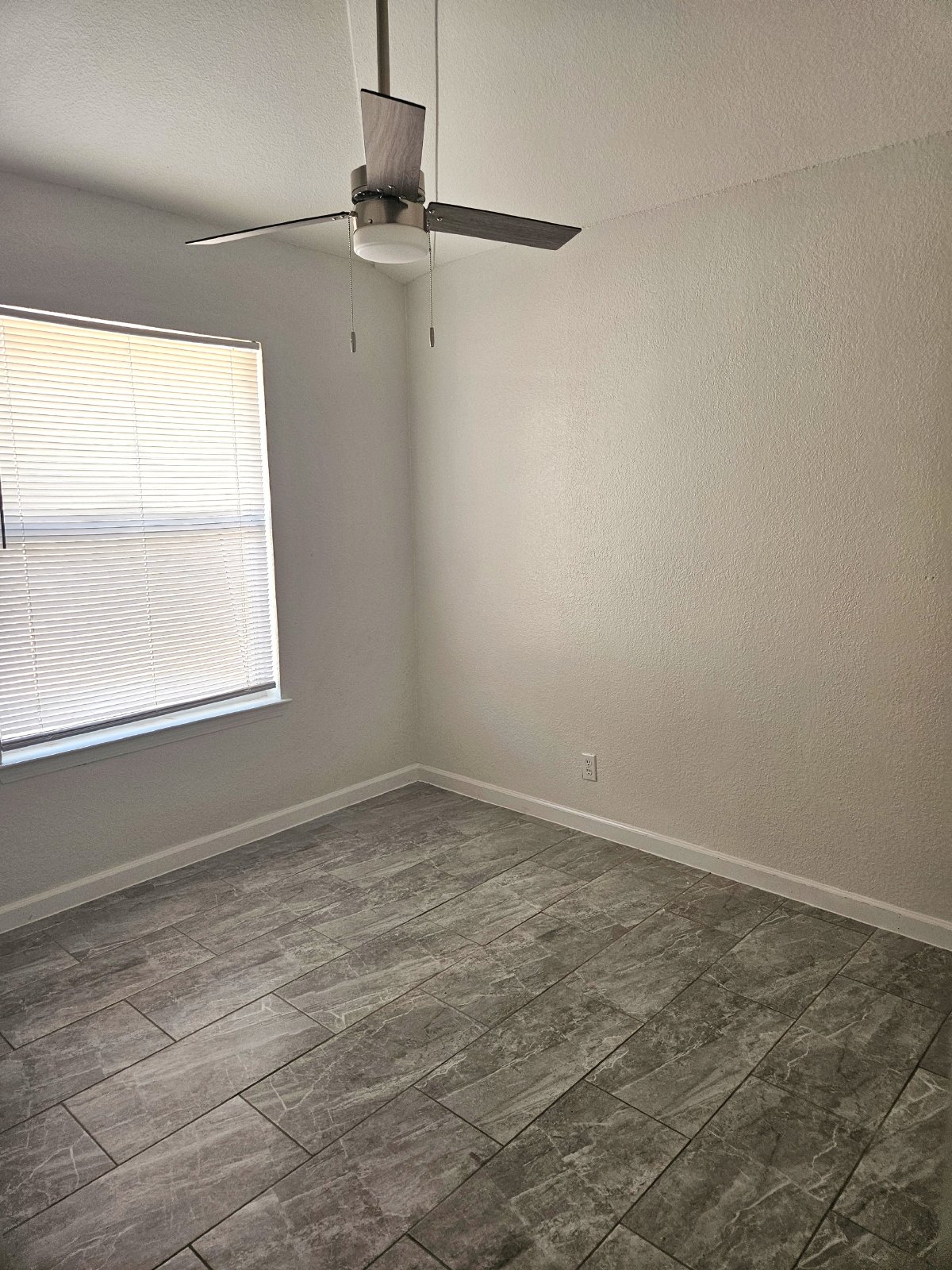 EASTSIDE: 4 BR, 2 BA property image