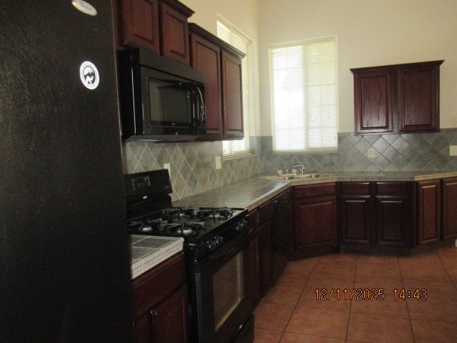 CANUTILLO: 3 BR, 2 BA SINGLE HOME- REFRIGERATED AIR property image