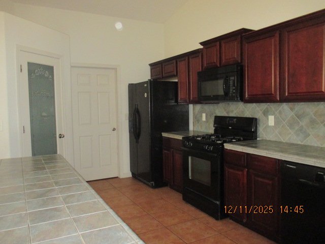 CANUTILLO: 3 BR, 2 BA SINGLE HOME- REFRIGERATED AIR property image