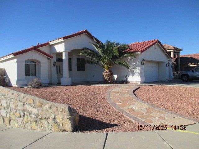 CANUTILLO: 3 BR, 2 BA SINGLE HOME- REFRIGERATED AIR property image