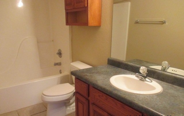 NORTHEAST: 4 BR, 3 BA *** REFRIGERATED AIR *** property image