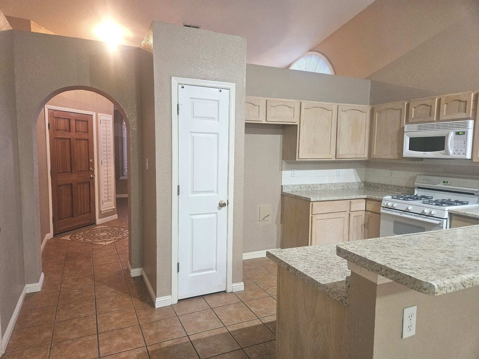 WESTSIDE: 3 BR, 2 BTH REFRIGERATED AIR*** property image