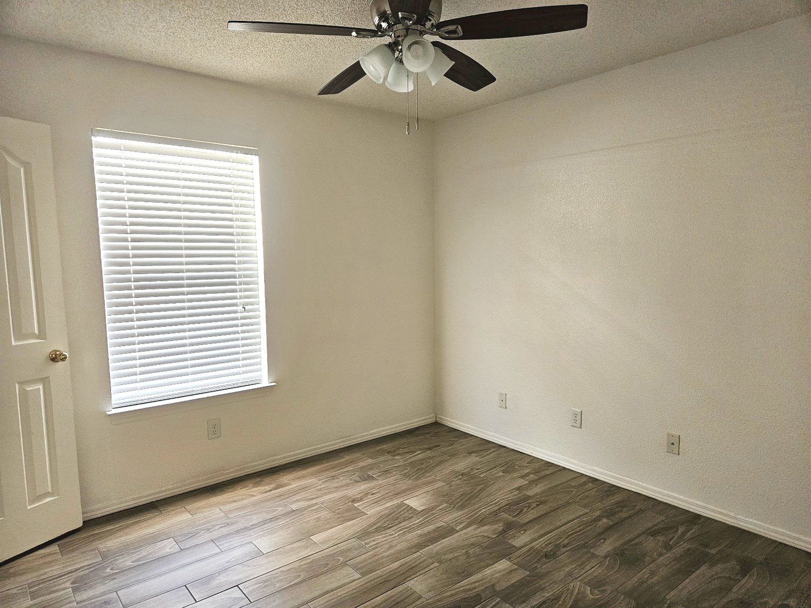 EAST : 3 BR, 2 BTH ***REFRIGERATED AIR*** property image