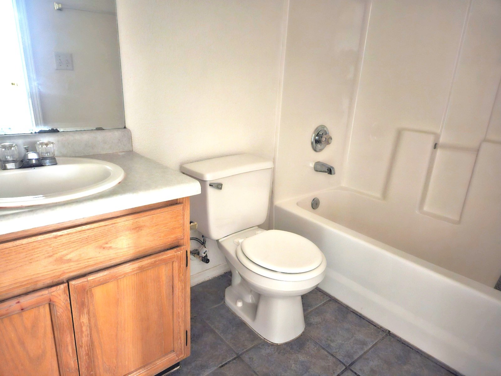 EAST : 3 BR, 2 BTH ***REFRIGERATED AIR*** property image