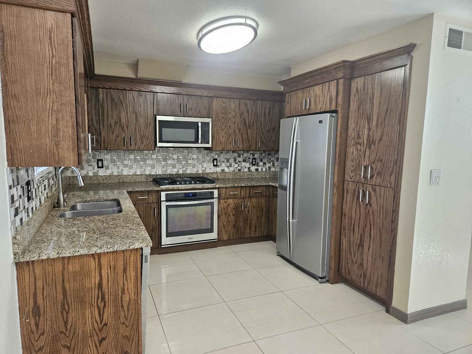 3 BR / 2.5 BA NEAR LOOP 375 AND SHOPPING property image