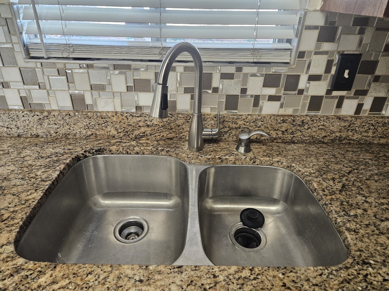 3 BR / 2.5 BA NEAR LOOP 375 AND SHOPPING property image
