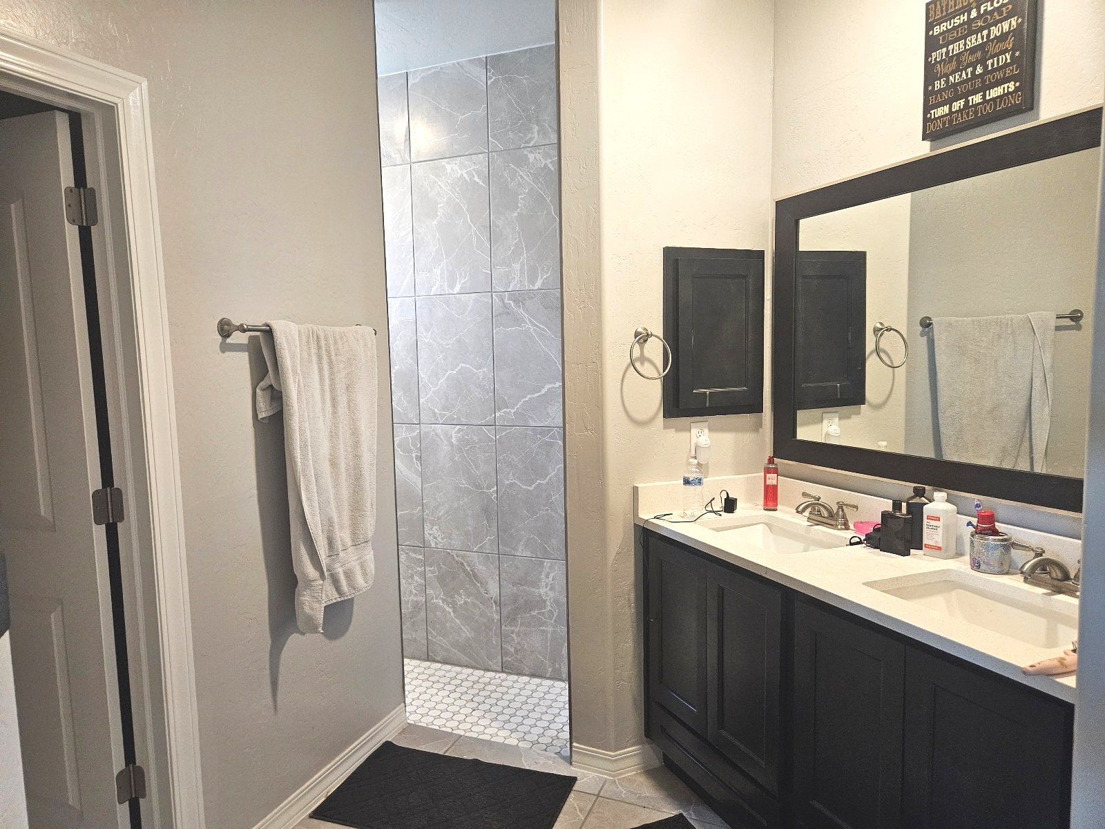 SANTA TERESA- 3 BR, 2 BA WITH REFRIGERATED AIR! property image