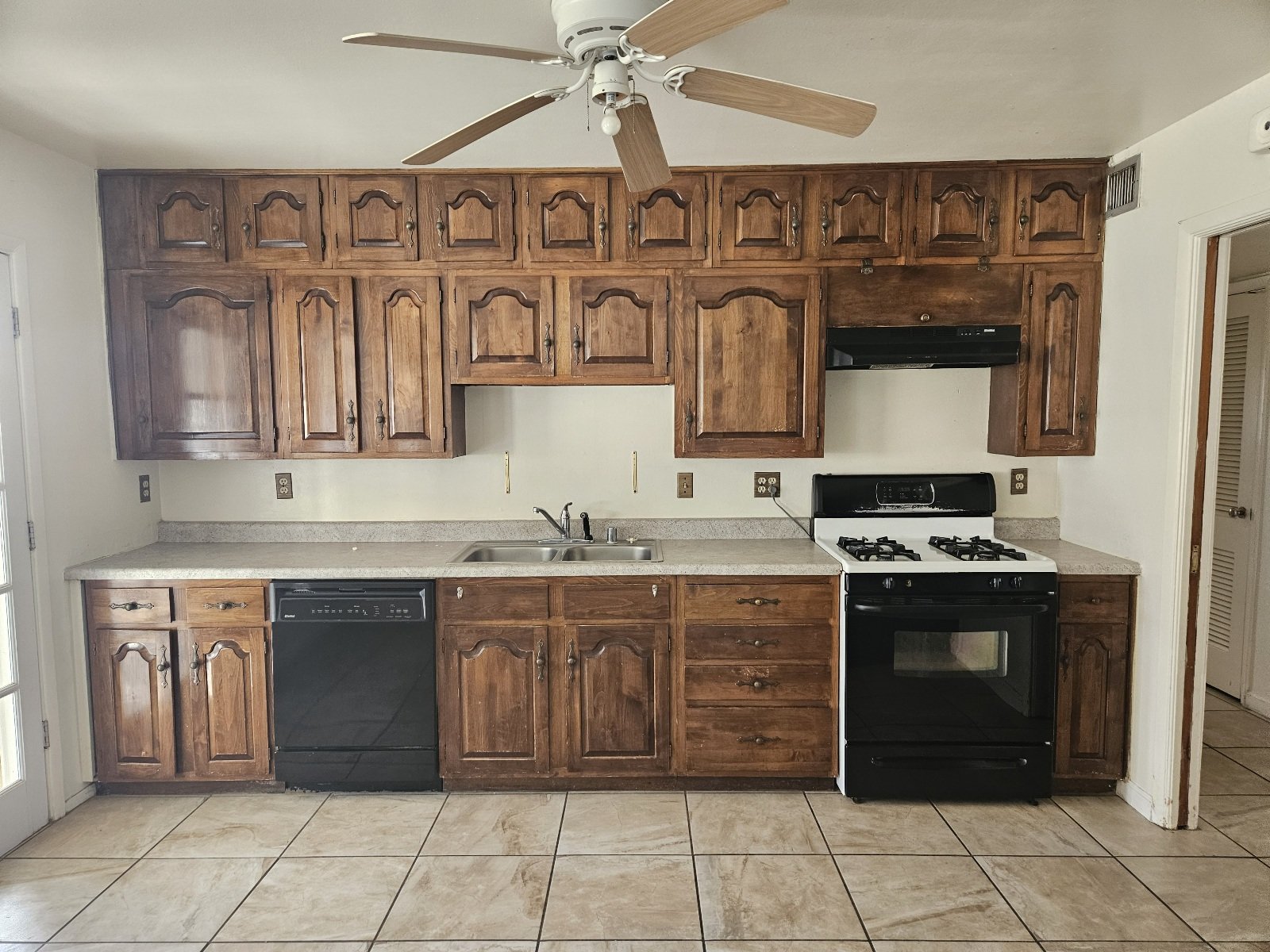 NORTHEAST: 4 BR, 1.75 BTH property image