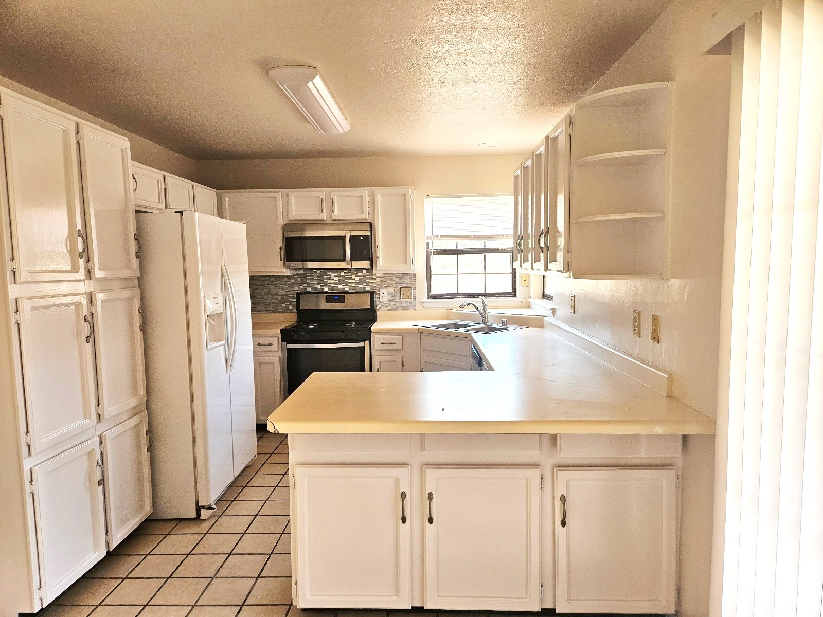 WEST: 3 BR, 2.5 BTH property image