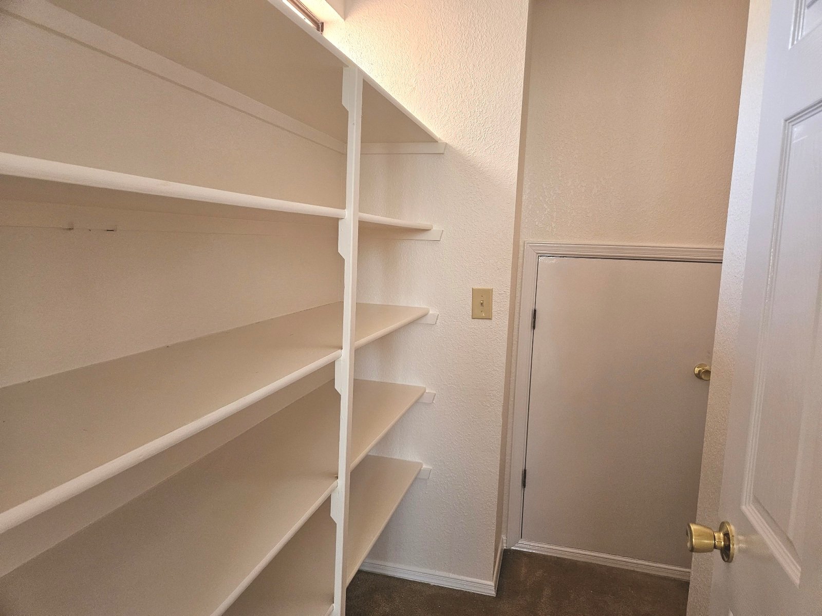 WEST: 3 BR, 2.5 BTH property image