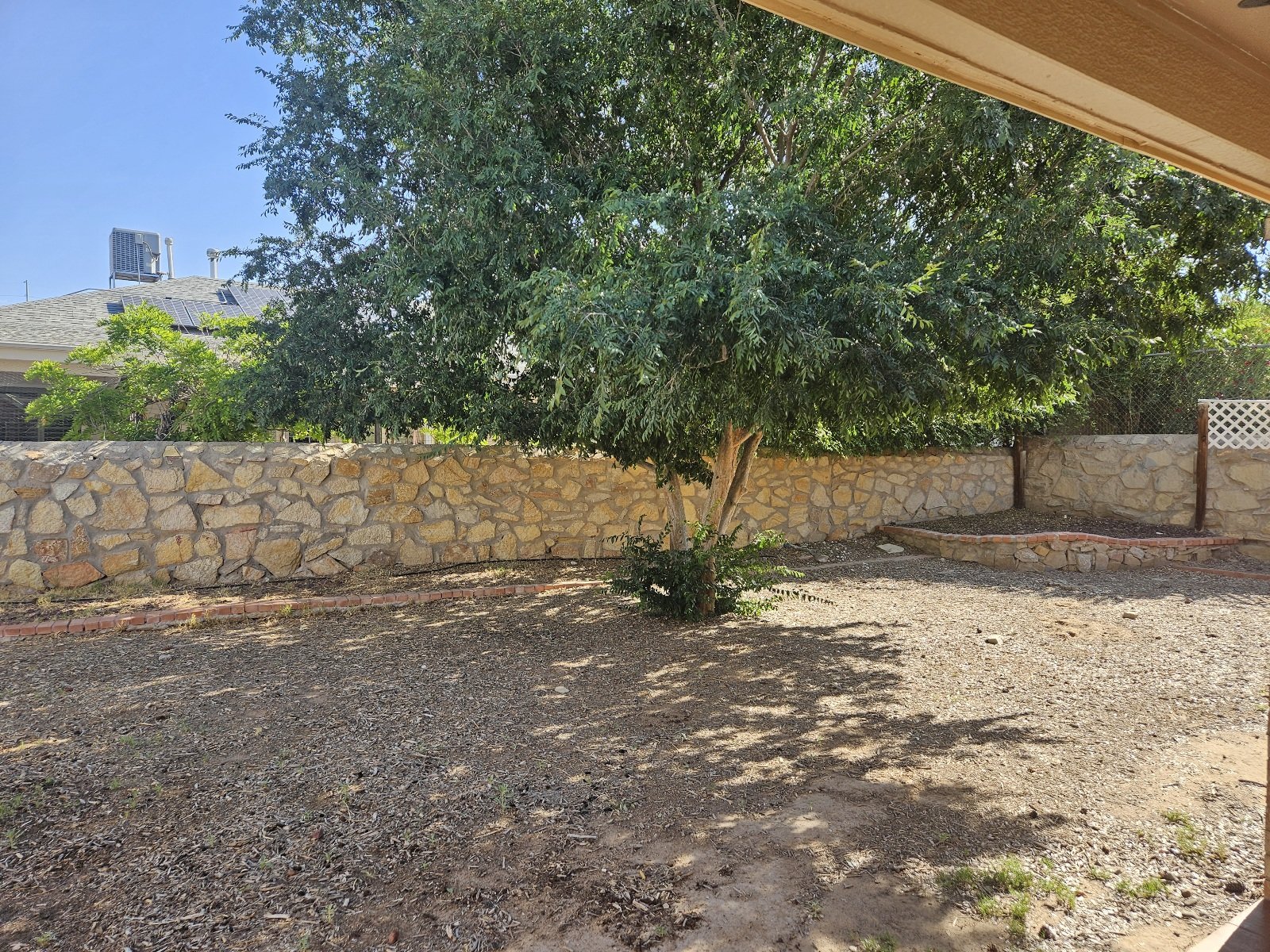 GEORGE DIETER & MONTANA: 3 BR, 2.5 BTH ***REFRIGERATED AIR*** property image