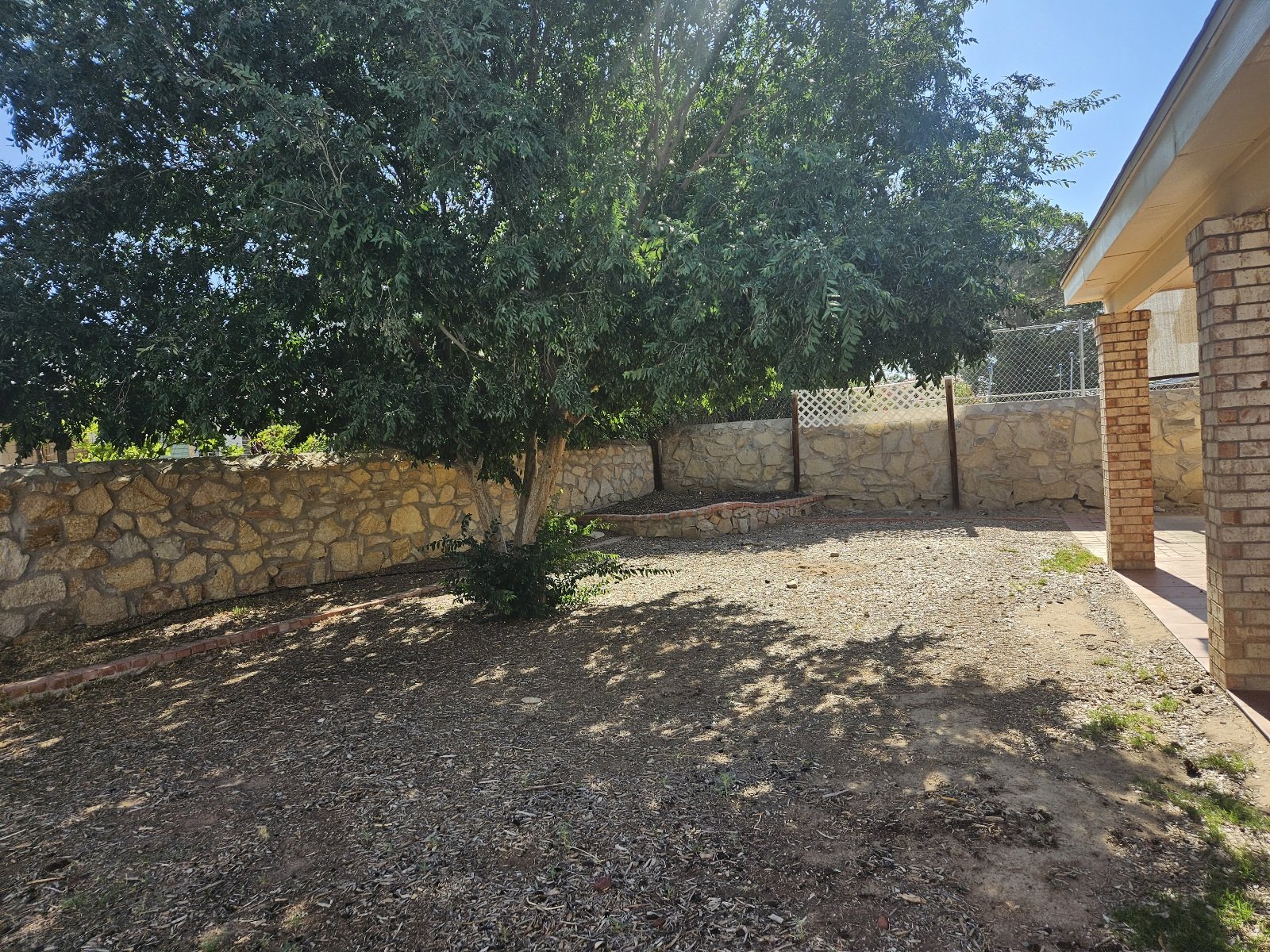 GEORGE DIETER & MONTANA: 3 BR, 2.5 BTH ***REFRIGERATED AIR*** property image
