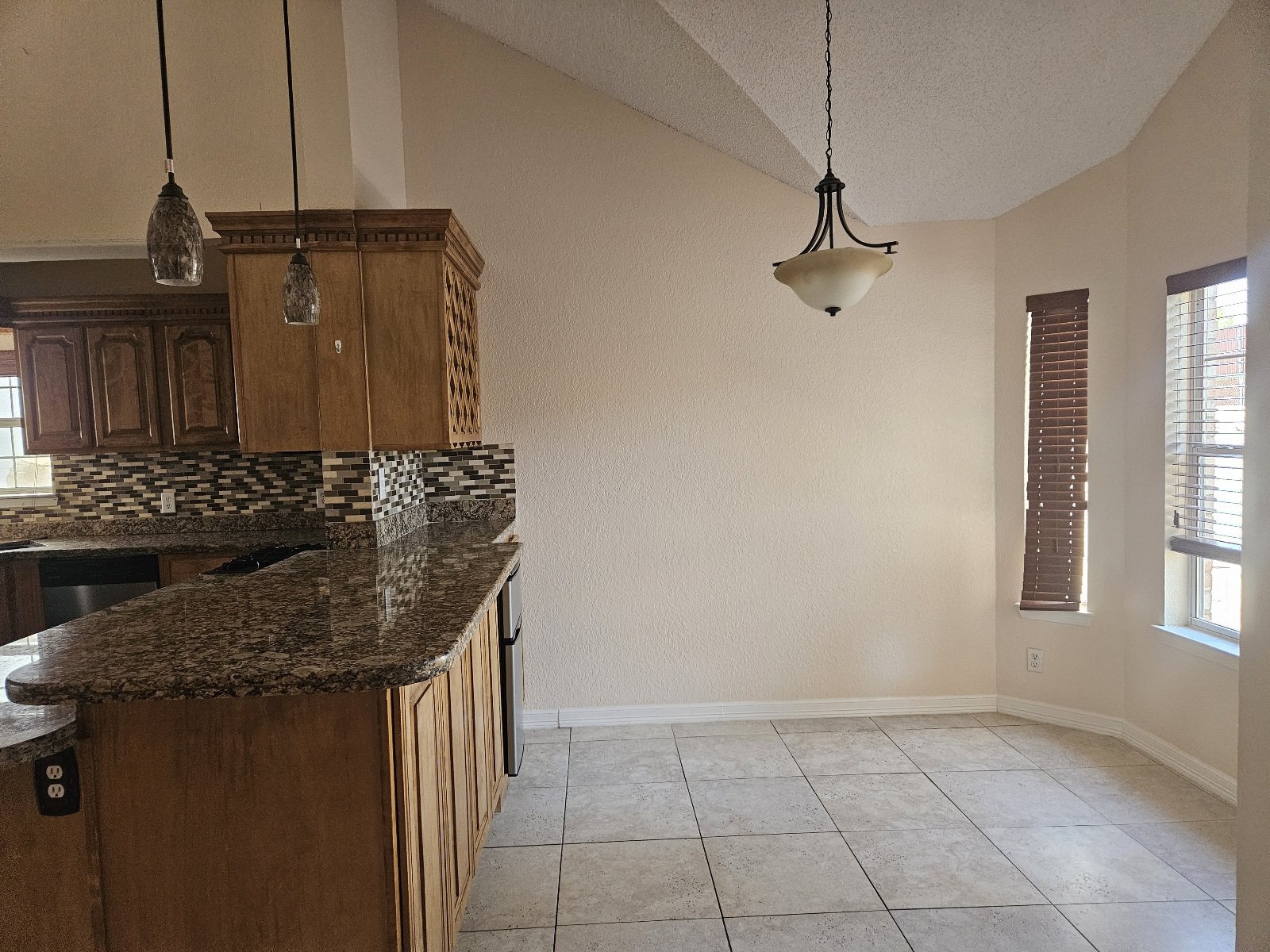 GEORGE DIETER & MONTANA: 3 BR, 2.5 BTH ***REFRIGERATED AIR*** property image