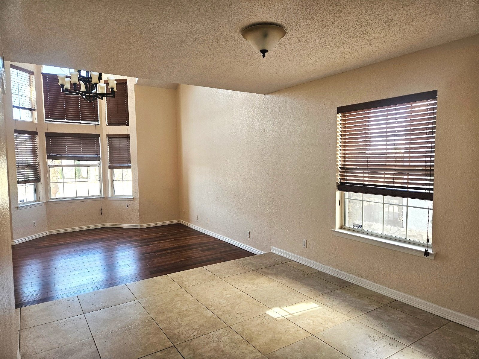GEORGE DIETER & MONTANA: 3 BR, 2.5 BTH ***REFRIGERATED AIR*** property image
