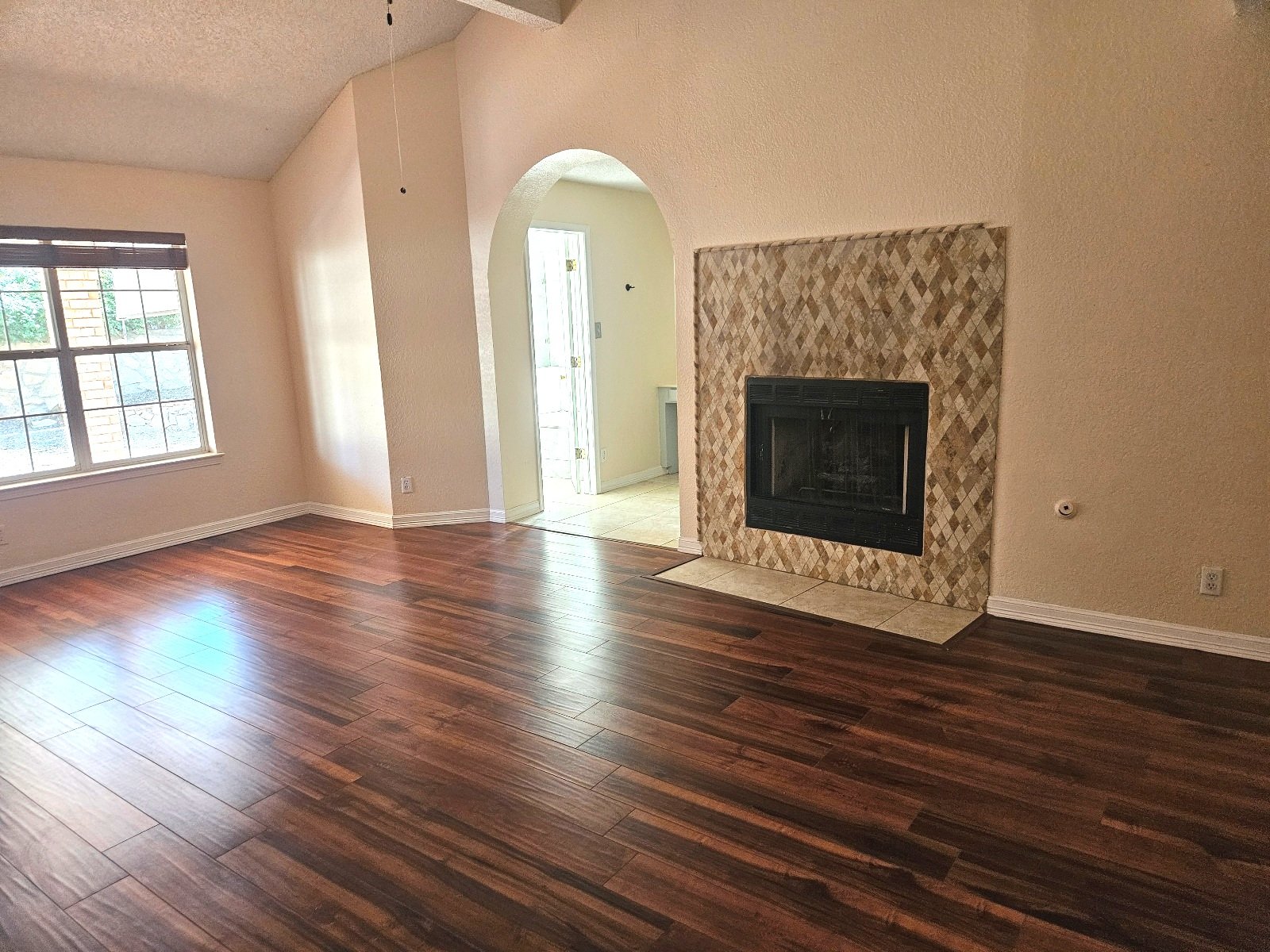 GEORGE DIETER & MONTANA: 3 BR, 2.5 BTH ***REFRIGERATED AIR*** property image