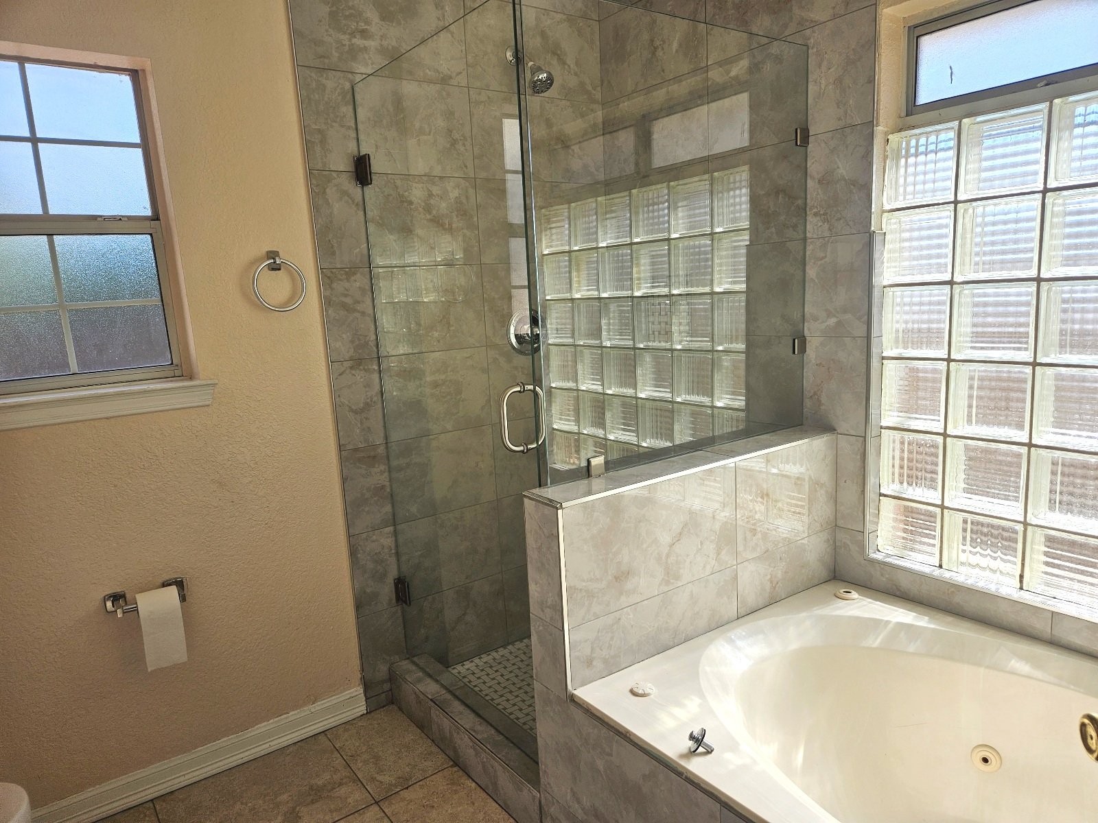 GEORGE DIETER & MONTANA: 3 BR, 2.5 BTH ***REFRIGERATED AIR*** property image
