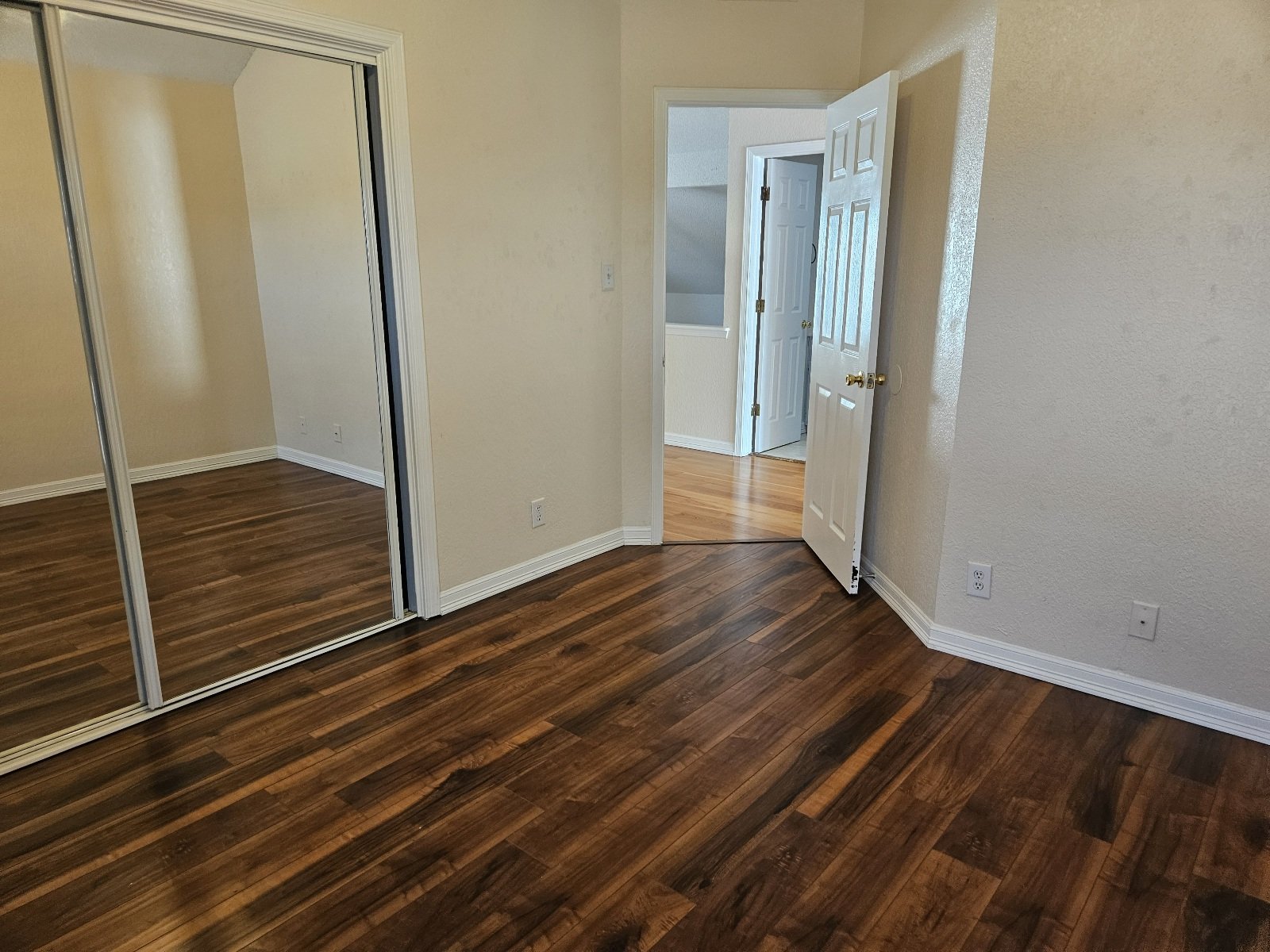 GEORGE DIETER & MONTANA: 3 BR, 2.5 BTH ***REFRIGERATED AIR*** property image
