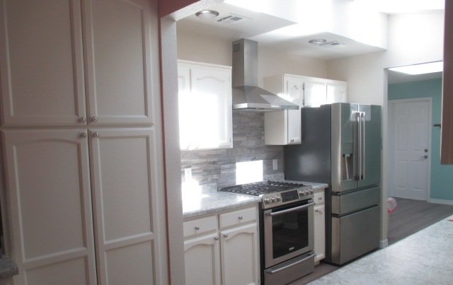 WESTSIDE: 3 BR, 2 BA TOWNHOME REFRIGERATED AIR property image