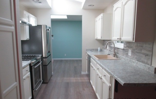 WESTSIDE: 3 BR, 2 BA TOWNHOME REFRIGERATED AIR property image