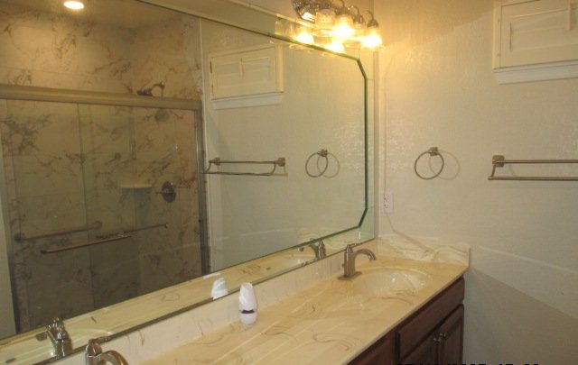 WESTSIDE: 3 BR, 2 BA TOWNHOME REFRIGERATED AIR property image