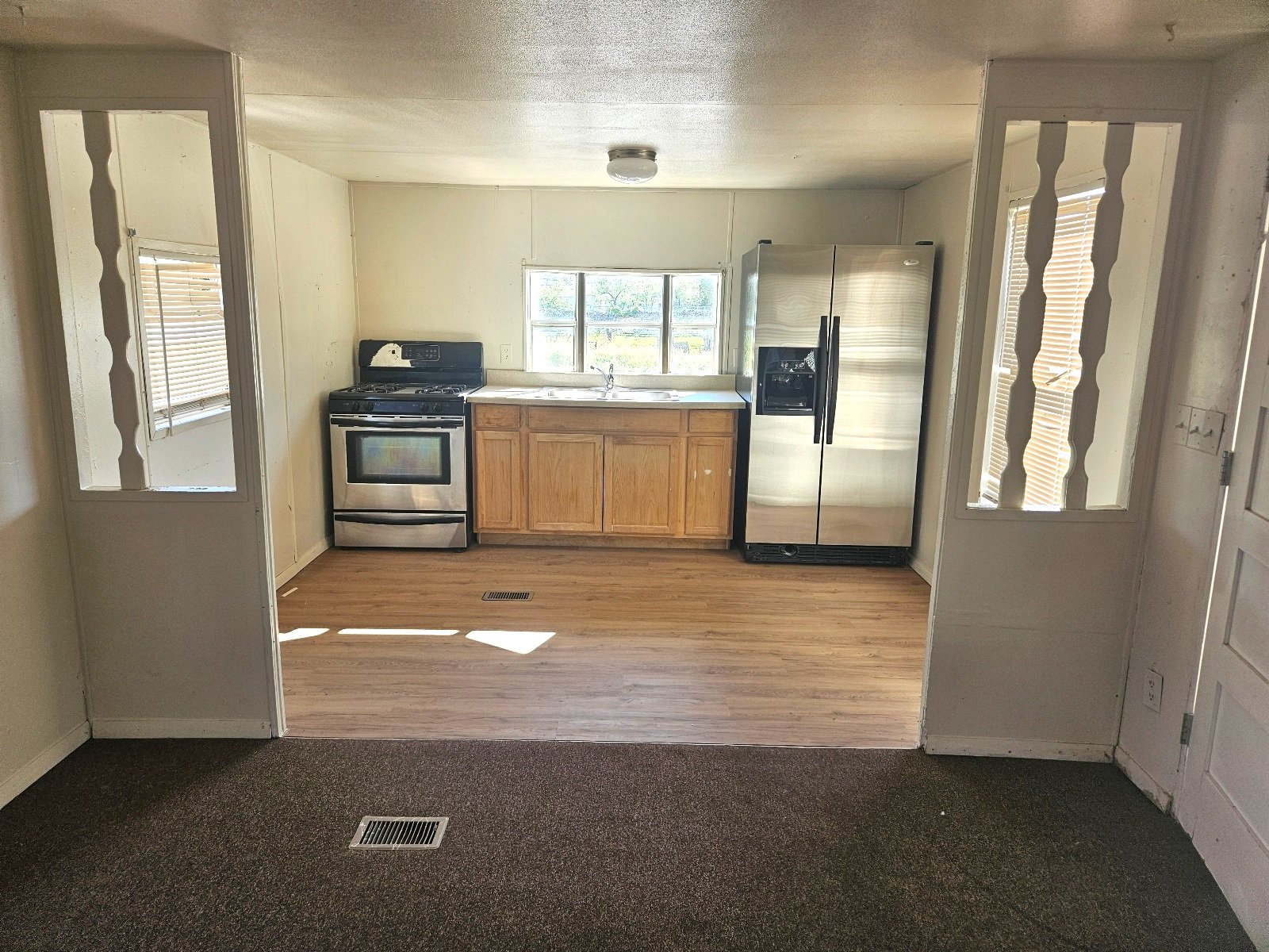 LOWER VALLEY MOBILE HOME!! 2 BR, 1 BA property image