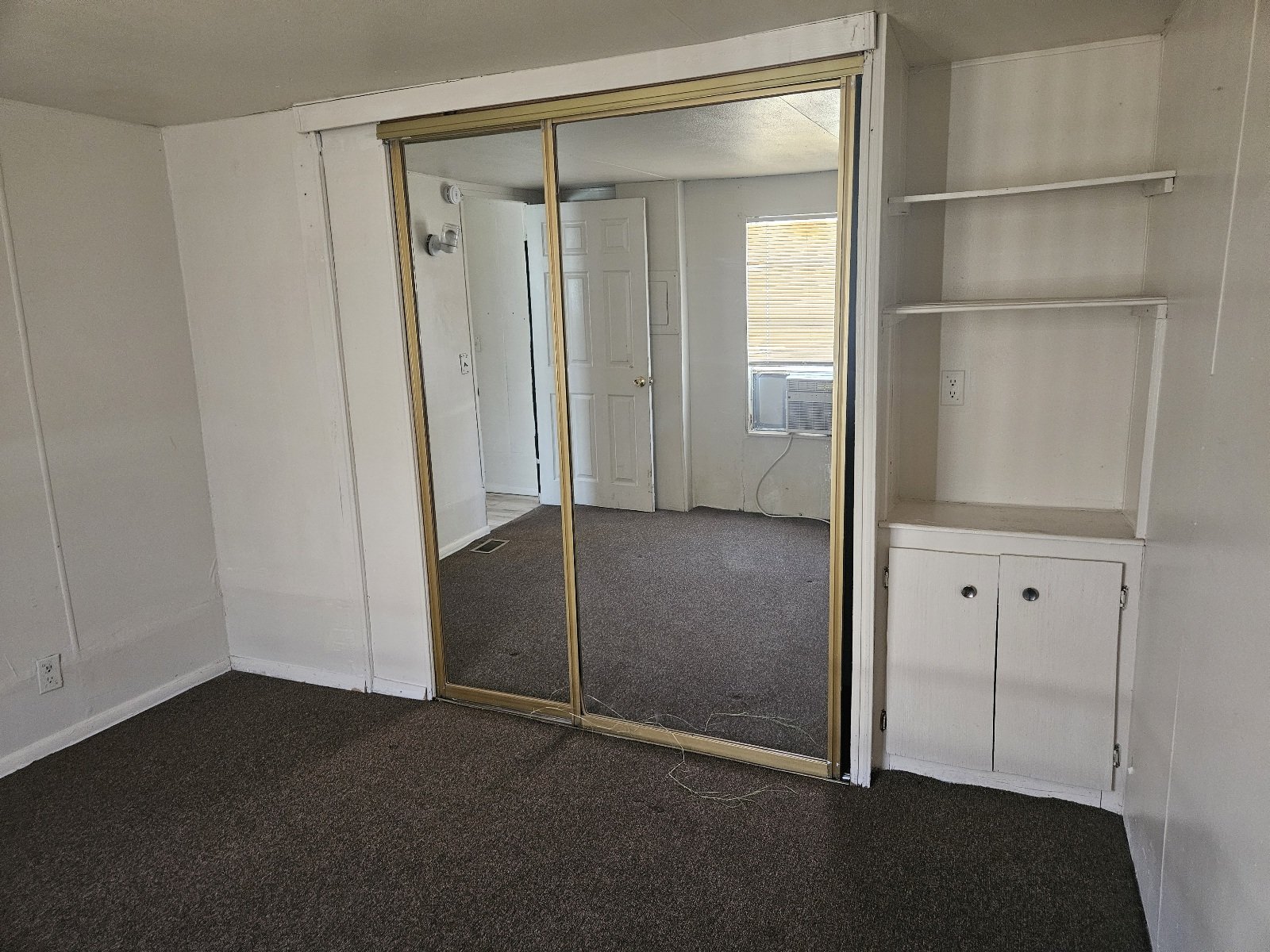 LOWER VALLEY MOBILE HOME!! 2 BR, 1 BA property image