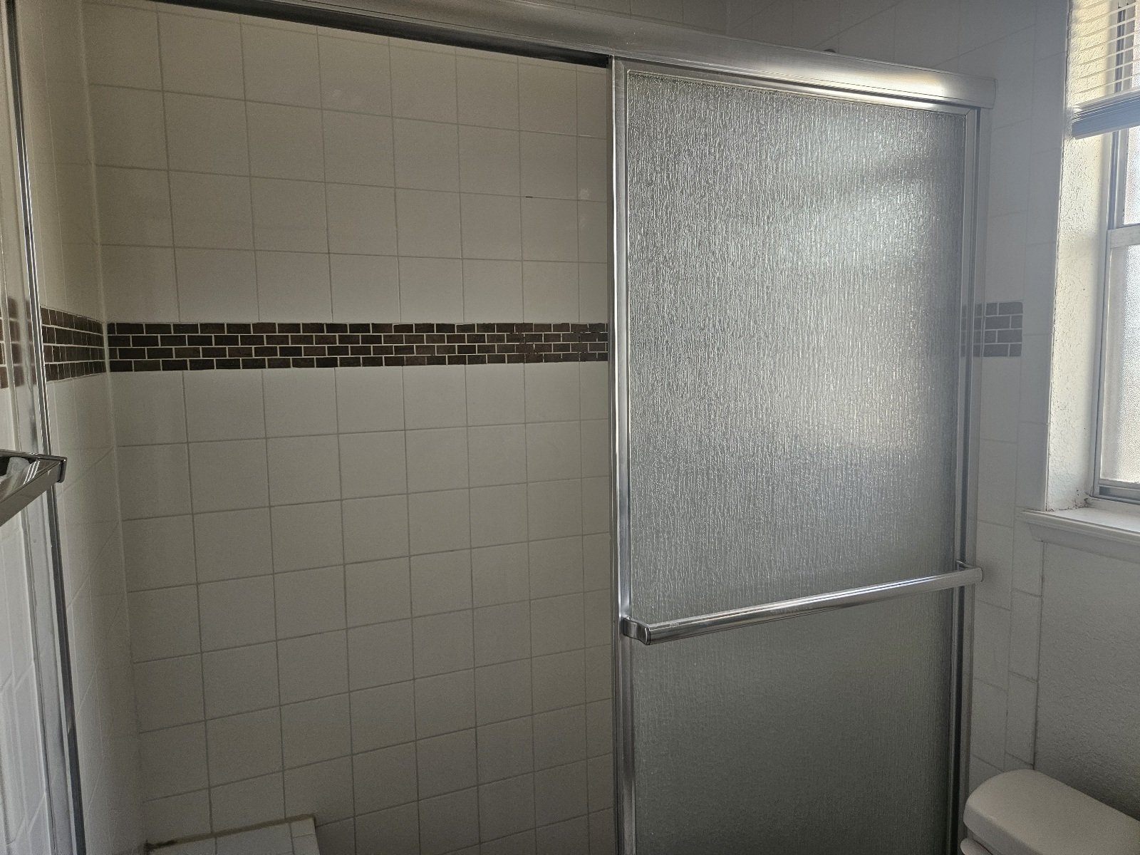 WEST: DUPLEX: 2 BR 2 BTH *** REFRIGERATED AIR *** property image