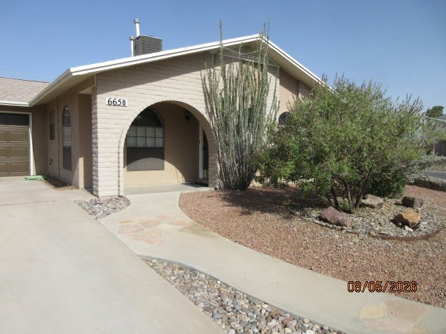 WESTSIDE DUPLEX: 3 BR 2 BATH property image