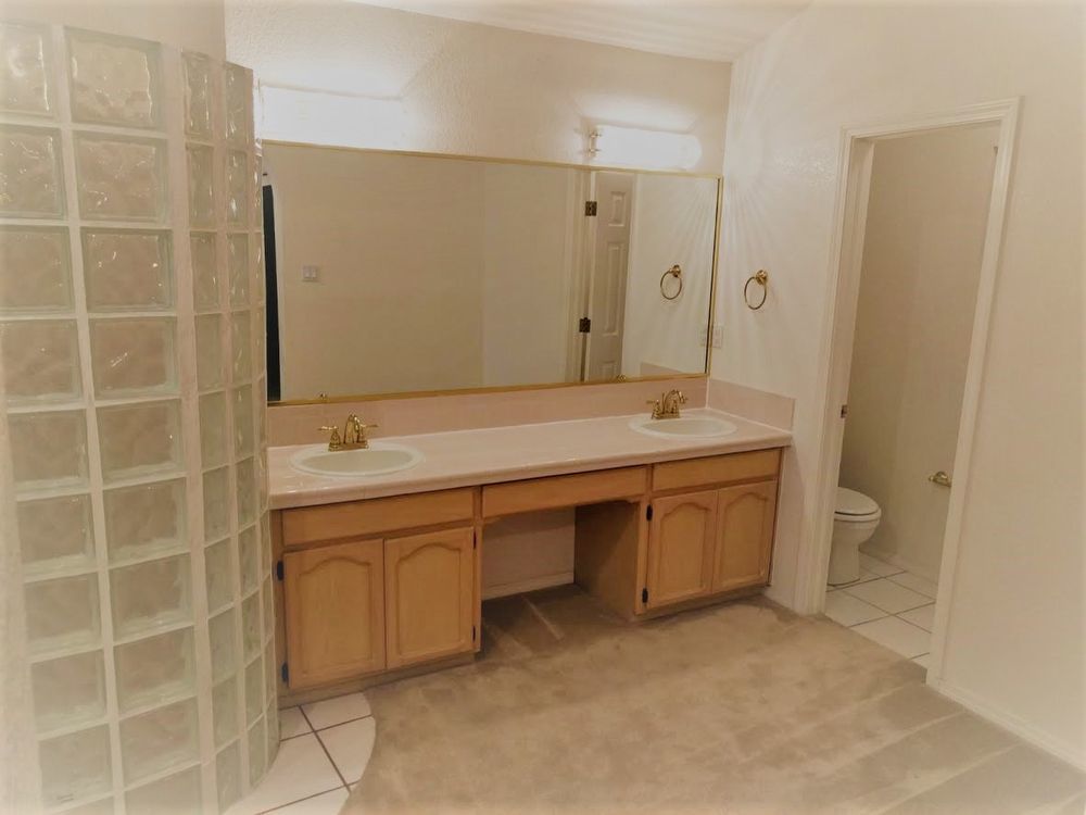 WESTSIDE: 3 BR + BONUS/OFFICE REFRIGERATED AIR!!! property image