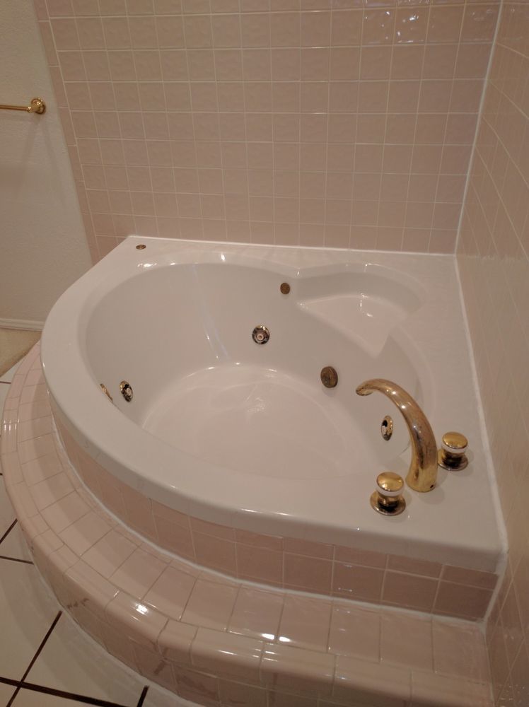 WESTSIDE: 3 BR + BONUS/OFFICE REFRIGERATED AIR!!! property image