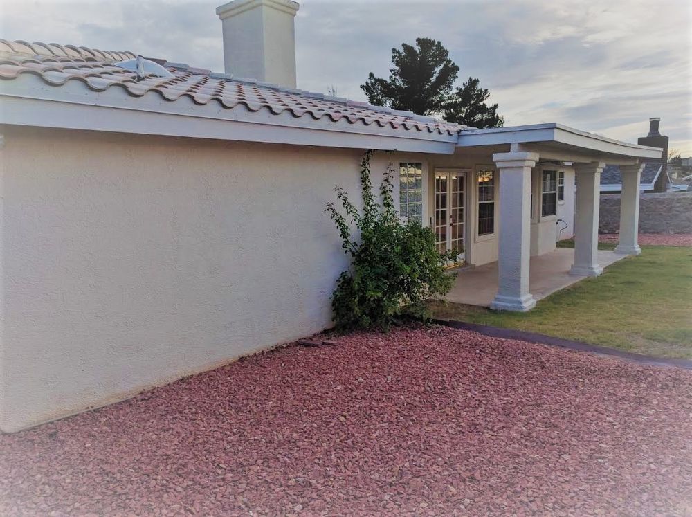 WESTSIDE: 3 BR + BONUS/OFFICE REFRIGERATED AIR!!! property image